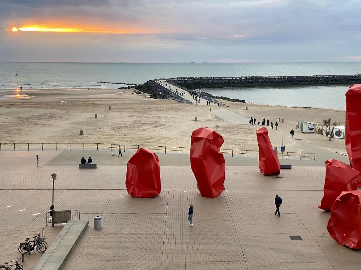 Apartment Panoramic View On Beach, Ships, Sea - Place To Be Ostend